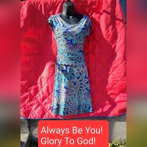 EN FOCUS  Peacock Paisley Dress